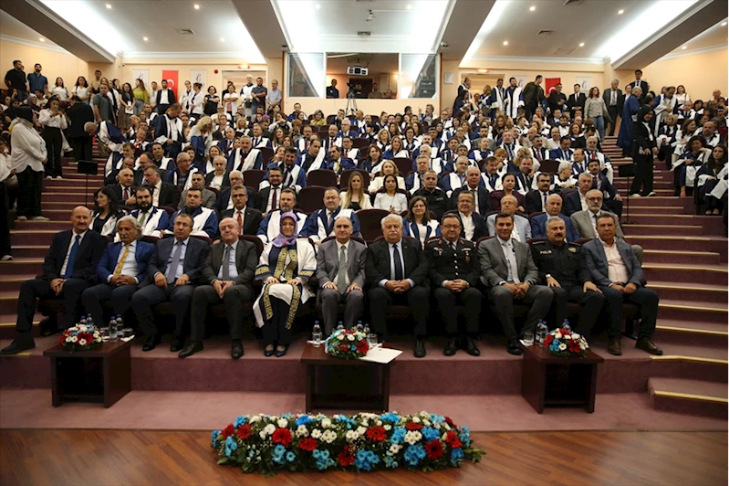 Manisa Celal Bayar Üniversitesinde yeni akademik yıl törenle açıldı