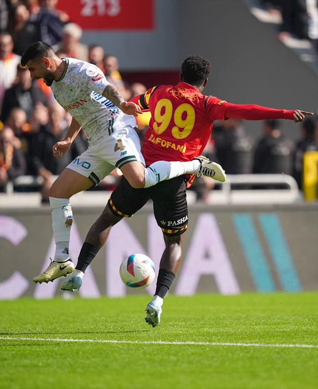  Göztepe-TÜMOSAN Konyaspor maçının ilk yarısı 0-0 sona erdi.