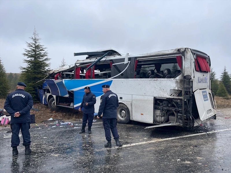 Eskişehir’de Yağış Sebebiyle Otobüs Devrildi: 1 Kişi Hayatını Kaybetti