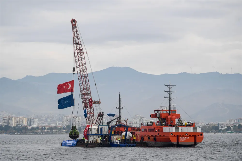  İzmir Körfezi’nde Temizlik Seferberliği: Dip Tarama ve Çamur Çıkarma Çalışmaları Başladı