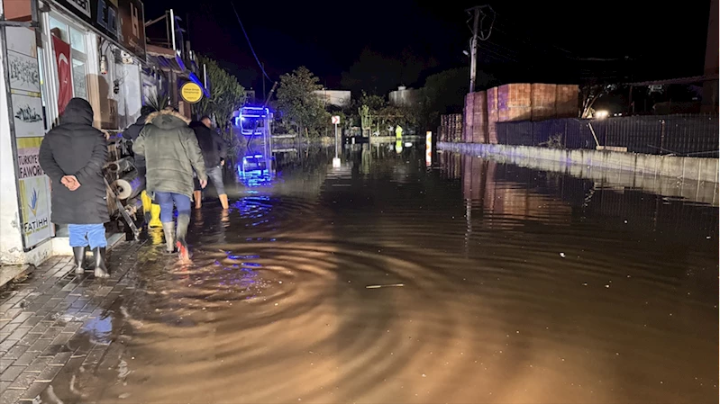 Bodrum’da Sağanak Felaketi: Evleri Su Bastı, Araçlar Sürüklendi