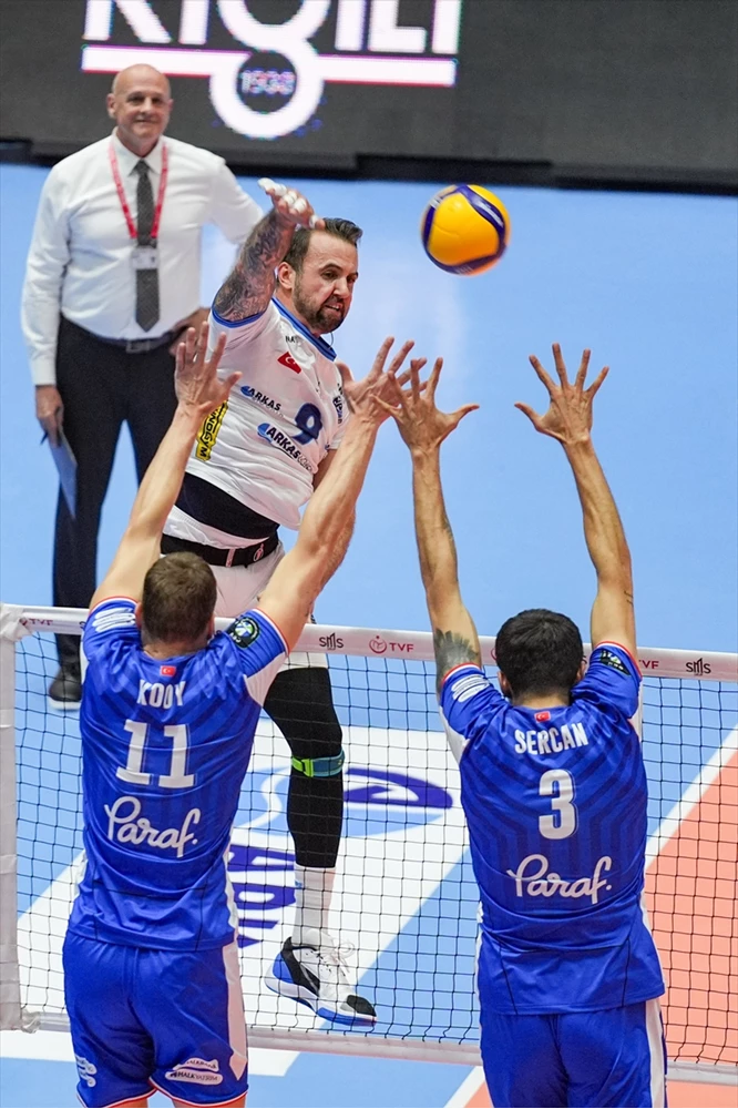  Arkas Spor, Halkbank’ı Set Vermeden Geçti: 3-0