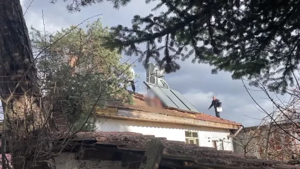  Bolu’da Çatıda Ağaç Kesmek İsterken Hayatını Kaybetti