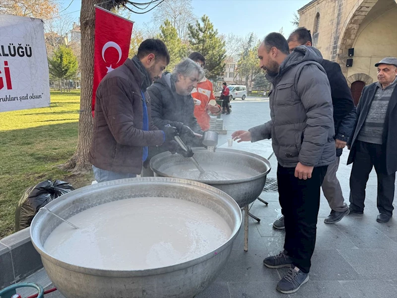  Afyonkarahisar’da Regaip Kandili’nde 750 Kişiye Salep İkramı