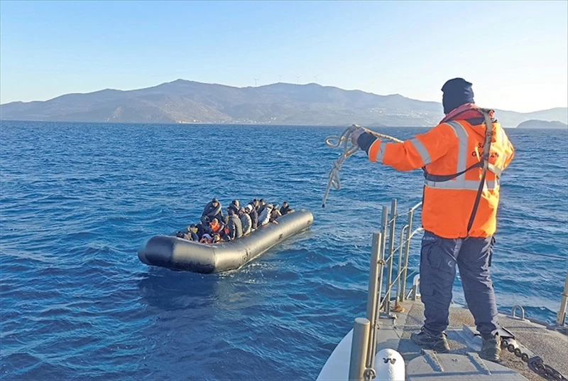  İzmir Açıklarında 163 Düzensiz Göçmen Yakalandı