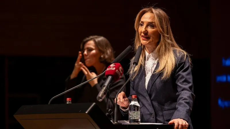 Aylin Nazlıaka: Engelli Haklarından Tasarruf Olmaz Tasarruf Yapacaksanız, Saraydan Başlayın