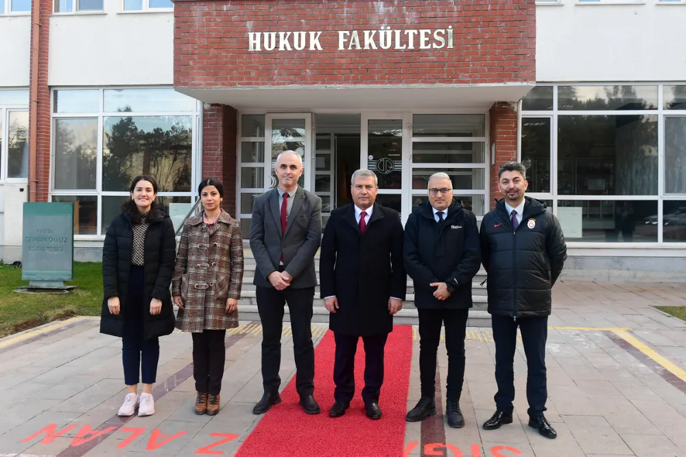 Rektör Adıgüzel, Akademik birim ziyaretlerine devam ediyor