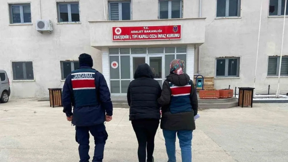 Eskişehir’de Hırsızlık Suçundan Aranan Şahıs Yakalandı