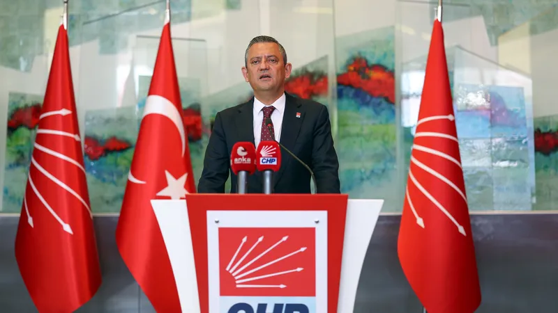 CHP Lideri Özgür Özel: “Sandıkla Geldi, Sandıkla Gitmiyor, Rakibine Darbe Yapıyor”