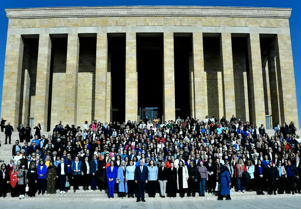 Musavat Dervişoğlu Anıtkabir